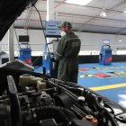 Los usuarios están a la espera de los turnos para realizar sus trámites en la AMT.