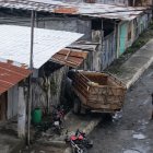 Los pistoleros, según videos de cámara de seguridad, se movilizaron en una camioneta blanca doble cabina