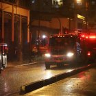 Vecinos evacuaron animales y pertenencias tras el colapso del edificio en el centro de Guayaquil.