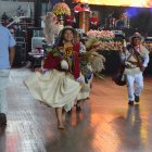 El Pawkar Raymi, fiesta ancestral del florecimiento, dio inicio oficial al Carnaval de Guaranda con música, danzas y ofrendas a la Pachamama.
