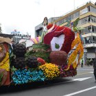 LA MISS UNIVERSO PARTICIPO DEL DESFILE PATRIMONIAL DE AMBATO.