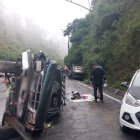 Este choque múltiple involucró a tres automotores en la avenida Simón Bolívar, cerca del redondel de Gualo, norte de Quito.