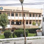 Fachada de la facultad de Medicina de la U. Central de Ecuador.