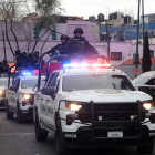 Integrantes de la Guardia Nacional resguardan la zona donde trasladaron el cuerpo de Nemesio Rubén Oseguera Cervantes, alias 'El Mencho'