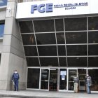 Los sospechosos fueron aprehendidos tras labores de vigilancia policial que evidenciaron un supuesto intercambio de droga por dinero.