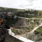 Josefina Guañuna perdió la canalización de aguas servidas con el derrumbe.