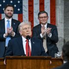 El presidente de Estados Unidos, Donald Trump, pronuncia el primer discurso sobre el Estado de la Unión de su segundo mandato ante una sesión conjunta del Congreso en la Cámara de Representantes del Capitolio de Estados Unidos en Washington.