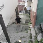 El crimen se registró en la madrugada, en las escalinatas de un callejón.