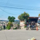 Policía levantó indicios balísticos en el lugar del crimen.