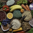 La fibra es un carbohidrato que las enzimas digestivas no pueden descomponer fácilmente