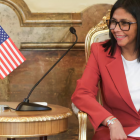 La presidenta encargada de Venezuela, Delcy Rodríguez, asiste a una reunión con el secretario de Interior de Estados Unidos, Doug Burgum