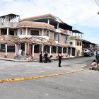 Los atentados con explosivos provocaron serios destrozos en algunas viviendas.