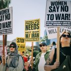 Protesta contra la guerra con Irán reunió a manifestantes que marcharon por Washington D.C. con consignas pacifistas