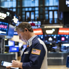 La posibilidad de un estancamiento económico, combinado con una fuerte inflación, ha aparecido como un viejo fantasma