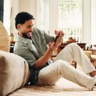 El acceso a internet y el uso de smartphones han cambiado la forma en que los ecuatorianos consumen contenido deportivo.