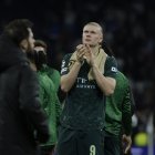 MADRID, 11/03/2026.- El delantero noruego del Manchester City, Erling Haaland, a la finalización del encuentro correspondiente a la ida de los octavos de final de la Liga de Campeones que Real Madrid y Manchester City disputan este miércoles en el estadio Santiago Bernabéu, en Madrid. EFE/Juanjo Martín.