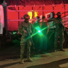 El momento de la detención del falso militares, en una imagen compartida por el Ministerio de Defensa.