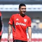 Kendry Páez deslumbra en River Plate con una asistencia y genera preocupación por su cambio