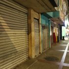 Calles de Santo Domingo vacías durante el toque de queda: autoridades realizan operativos de control nocturno en la provincia.