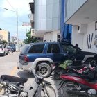 Agentes de la Policía Nacional del Ecuador realizan diligencias para esclarecer el atentado contra el comunicador