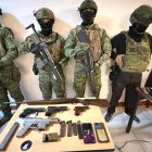 Los militares encontraron un gran arsenal en la casa intervenida.