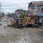 Cientos de pobladores de Babahoyo enfrentan las secuelas del desbordamiento de los ríos.