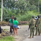 Un padre y su hijo estaban muertos en la vía al sector La Sabana, en Pasaje.