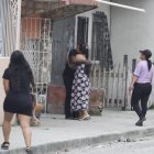 Un familiar relata que el joven ayudaba a su mamá en la venta ambulante de rosquitas.