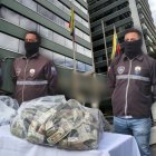 Un oficial de Antinarcóticos informó que durante la intervención hubo resistencia por parte del personal del edificio.