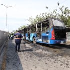 Así quedó la unidad de la Metrovía luego del incendio