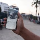 Elhermanodel falleco muesytta lasimagenste donde su hemrnao esta en manos de los militares.