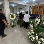 Familiares y amigos despiden al cantante en medio del dolor.