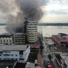 Incendio en edificio Multicomercio de Guayaquil.