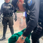 Agentes policiales decomisaron droga fraccionada durante el operativo en el centro de Loja