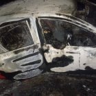 El vehículo quedó incinerado con los cuerpos en su interior, informó la Policía