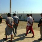 La aprehensión de los tres sospechosos se produjo la tarde del miércoles en el cantón La Libertad.