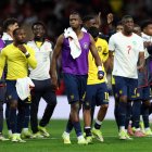 Willian Pacho (c) saltó con la banda de capitán de Ecuador ante Marruecos.