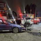 La colisión entre tres vehículos dejó una persona fallecida.