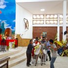 La entrada de Jesús a Jerusalem se simuló en Manglaralto. Los feligreses lo recibieron con ramos