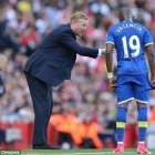Ronald Koeman junto al ecuatoriano Enner Valencia en Everton.