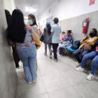 La falta de reactivos obliga a los pacientes a esperar citas por meses.