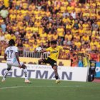 Barcelona SC busca recortar distancia con el líder Independiente del Valle.