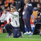 Sebastian Beccacece y sus gestos en el partido ante Países Bajos.