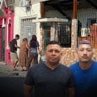 En el exterior de esta casa ocurrió el triple crimen. Las víctimas se encontraban conversando en la calle.