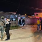 En el barrio Santa Ana, sujetos armados entraron a una casa y atacaron a padre e hijo.