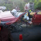 José Geovanny León Zambrano, de 27 años, viajaba en este vehículo Kia, que terminó impactándose contra la baranda.