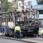 Así quedó el bus luego del accidente. El conductor huyó.