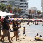 Los balnearios de la provincia de Santa Elena acogen a miles de turistas en el primer día de feriado por Semana Santa
