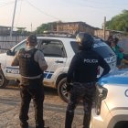 Dos sujetos en motocicleta llegaron al inmueble y atacaron a la madre y su hija, en Huaquillas.