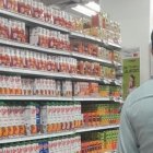 La inclusión de más de 60 alimentos procesados en el cobro del impuesto genera preocupación por el alza de precios y la economía familiar.